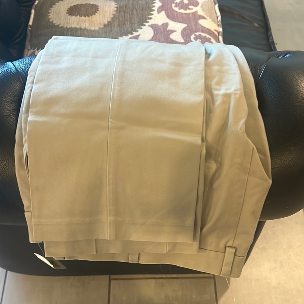 Roundtree & Yorke Tan Chinos